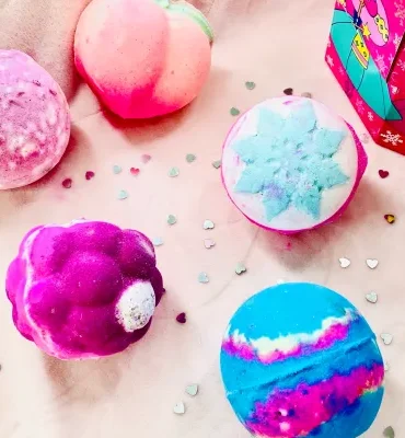 My 5 Favourite Bath Bombs From Lush Cosmetics