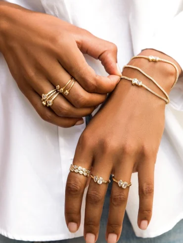 25 Trendy Drop Earrings for Everyday Glamour and Comfort in 2026 25 Trendy Drop Earrings for Everyday Glamour and Comfort in 2026