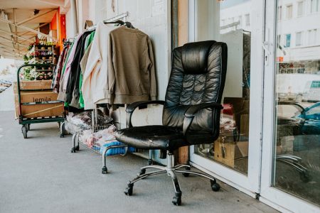Stop buying ‘vintage’ trash: The only secondhand brands actually worth your money