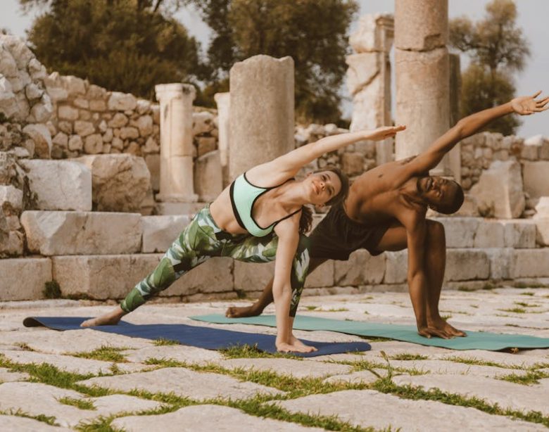 Bootleg Yoga Pants Outfits: 5 Ways to Style the Silhouette Right