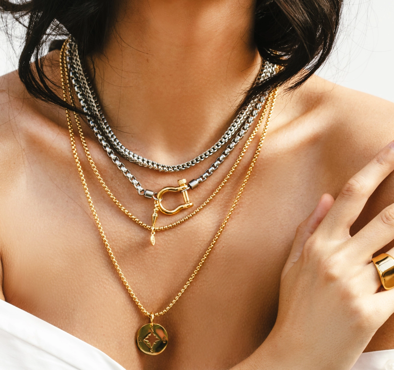 Layered Necklaces Guide Mixing Metals Trends Styling Tips 2026