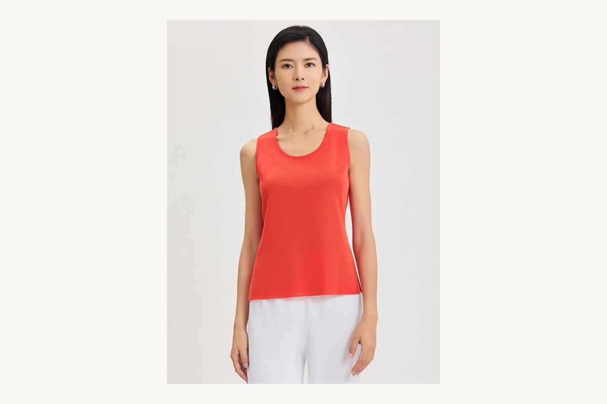Misook double scoop neck mylana knit tank in cherry ember