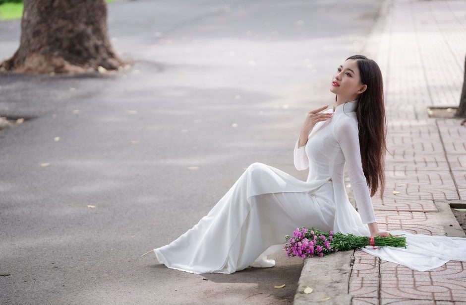 White Shoes and Outfit: The Contrast Rules Nobody Tells You